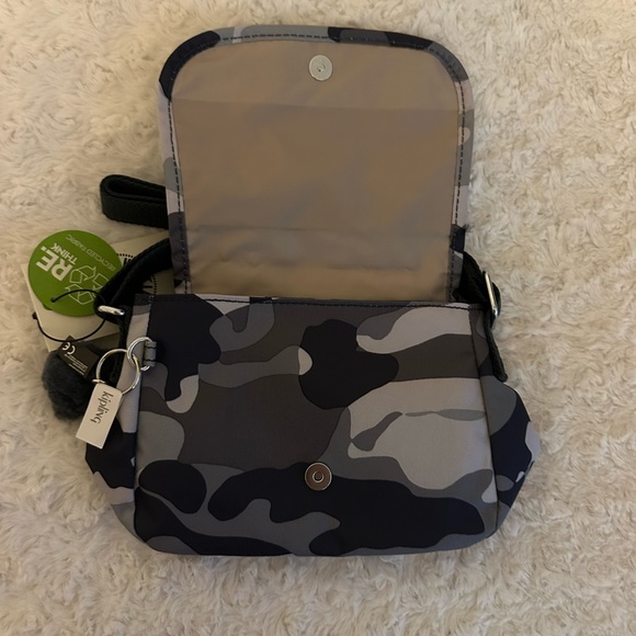 Kipling Sabian Bag in Cool Camo - Picture 6 of 6